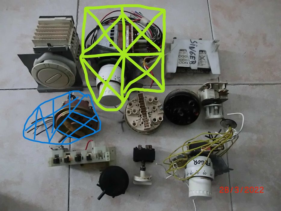 Peças, máquina roupa Singer LSE800Q e outras marcas.