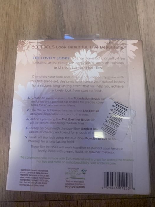 Набір еко пензлів ecotools lovely looks