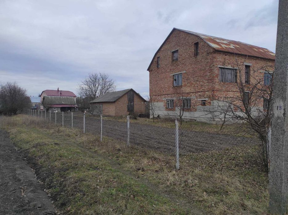 будинок та земельна ділянка 10 сот., м. Радехів