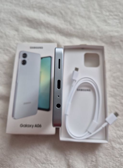 Телефон Самсунг А06