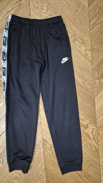 Spodnie dresowe Nike roz L (147-163 cm)