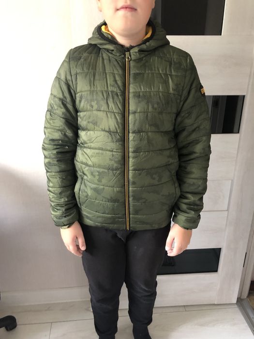 Куртка демісезонна.