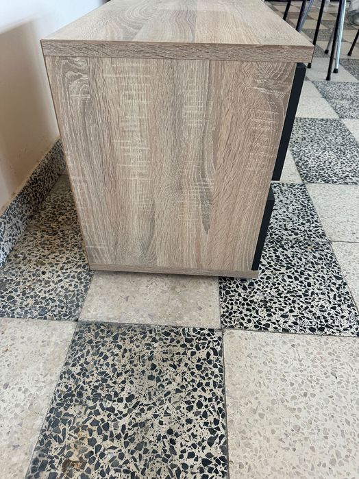 Mesas de cabeceira - 2x - novas já montadas