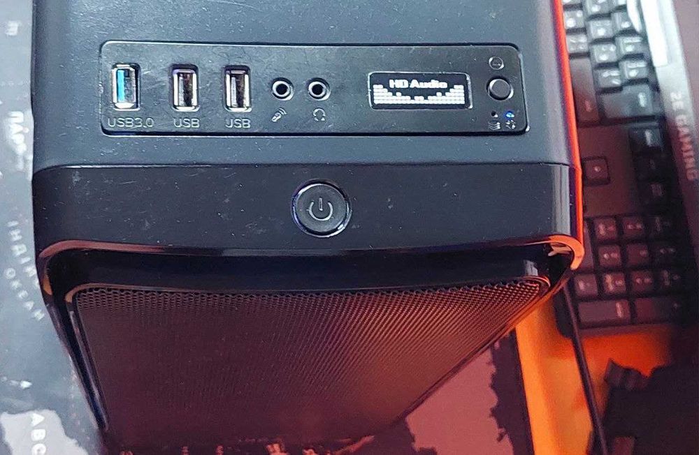 Перший ігровий робочий ПК для дитини, школяра, студента, фрілансера