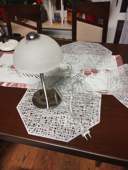 Lampa stołowa z zagranicy