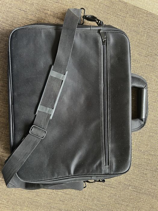 Torba na laptop czarna