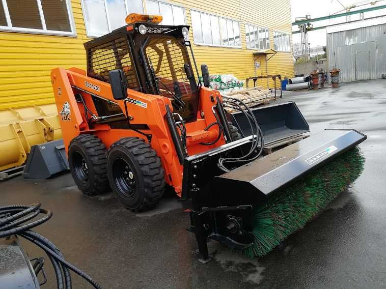 Щітка комунальна для мінінавантажувачів