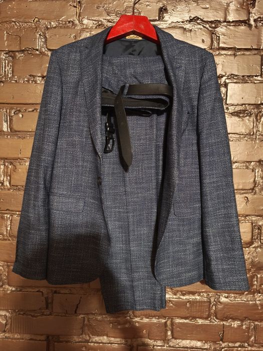 Костюм трійка  в гарному стані