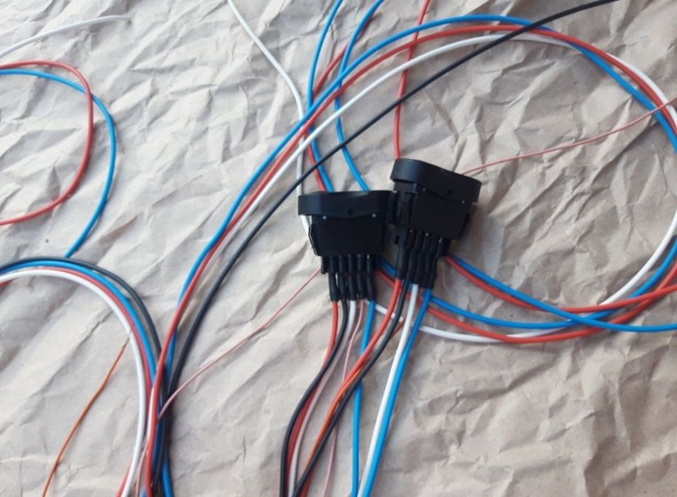 Проводка до Електростеклоподьемников Логан Сандеро  Дастер