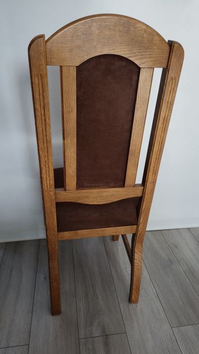 Stół do jadalni i komplet 12 krzeseł.