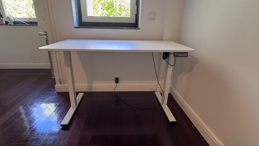 Secretária Elétrica Elevatória – Standing Desk Ajustável em Altura