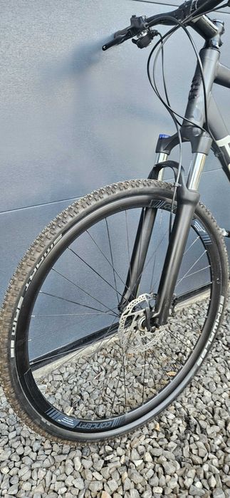 Rower trekkingowy. Focus. rozm 56 cm. XT