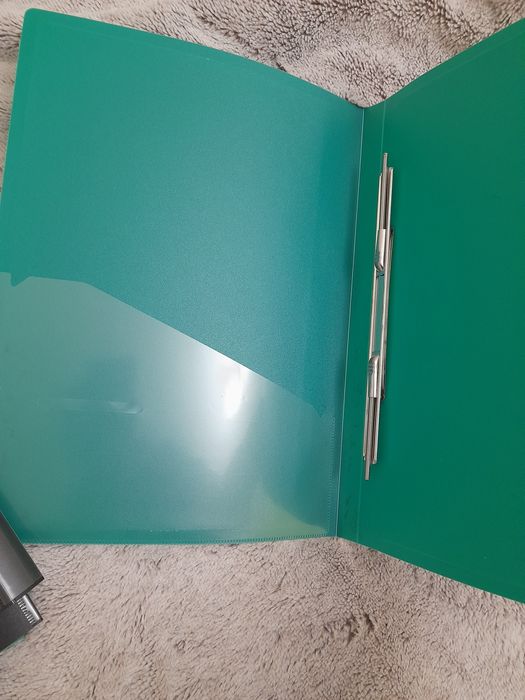 Пластикова папка - швидкозшивач формату  А4 + кишенька. 4 штуки.