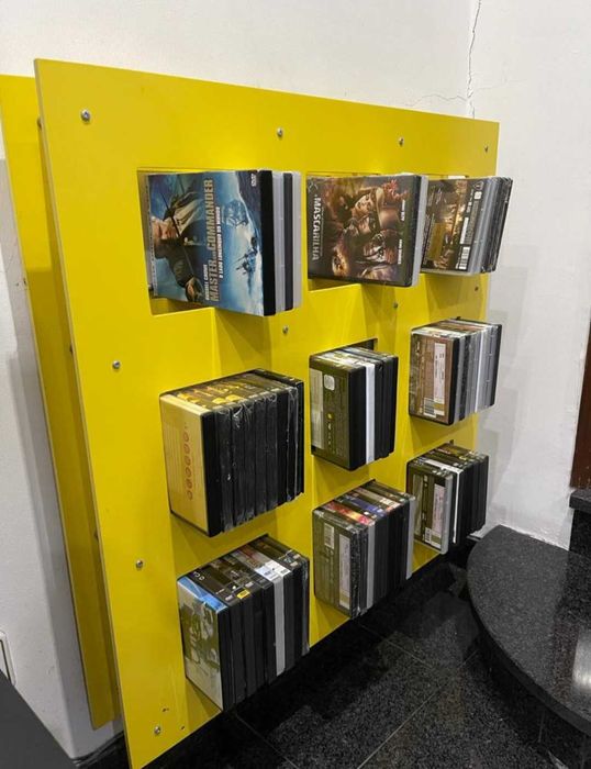 Suporte para CD's e DVD's - Móvel suspenso (De fixar à parede)