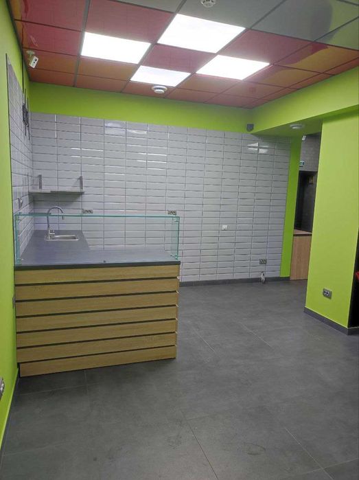 Оренда нежитлового приміщення (м. Радехів, пр-т.Відродження).