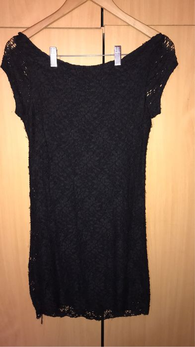 Vestido de renda S/M com forro por baixo