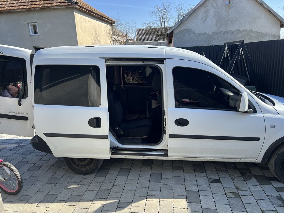 Продається авто опель комбо
