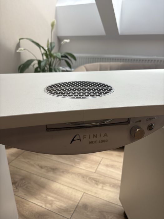 Biurko kosmetyczne z pochlaniaczem Afinia