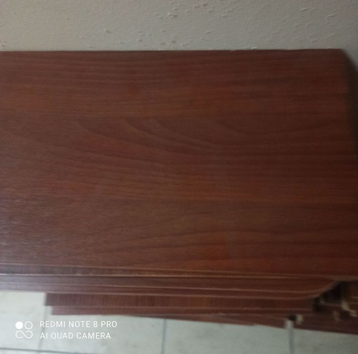 Продам гарне ДСП ,та стелажі чи полки