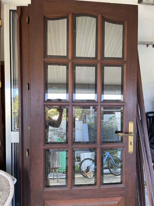Portas com aros  em cambla amarela em bom estado