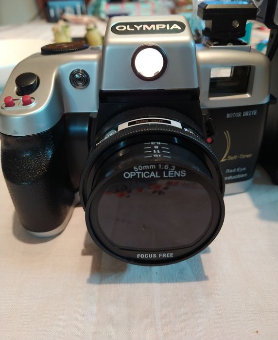 Máquina fotográfica analógica.