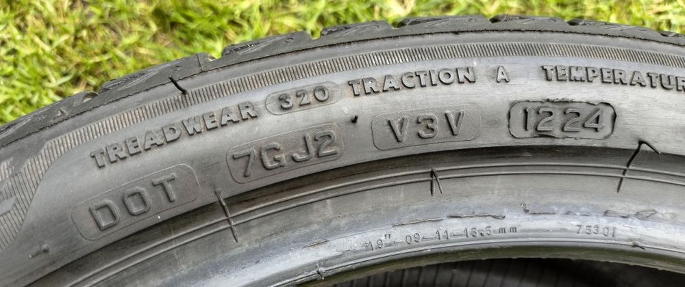 Opony Bridgestone Turanza T005 225/40R19 93W DOT 1224 Jak nowe