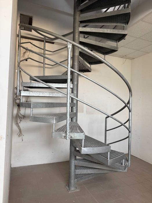 SCHODY spiralne  fi 214cm / wys. 484cm
