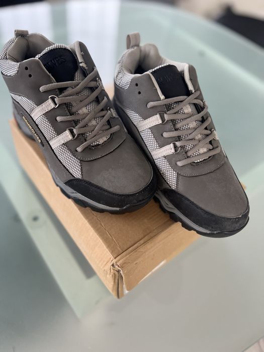 Зимні чоловічі кросівки