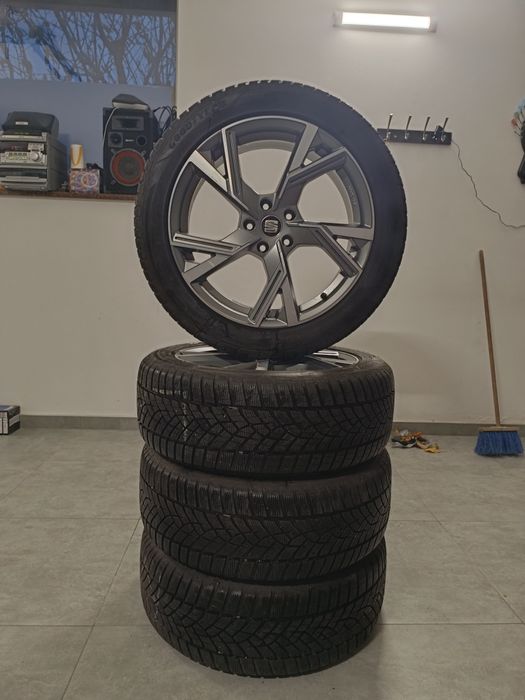 Koła Seat Tarraco 19 Goodyear UltraGrip 235/50 R19 zimowe