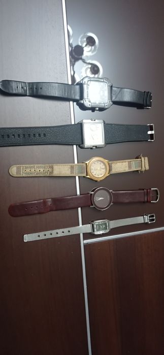 5 relojos todos a funcionar