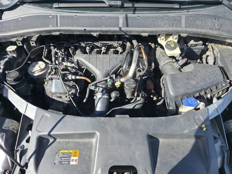 Ford S-max sprzedam - peknieta przednia szyba