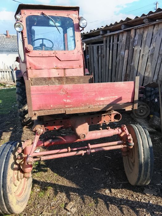 Продам трактор Т16