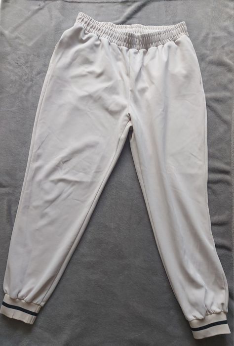 Luźne spodnie damskie Reserved XL