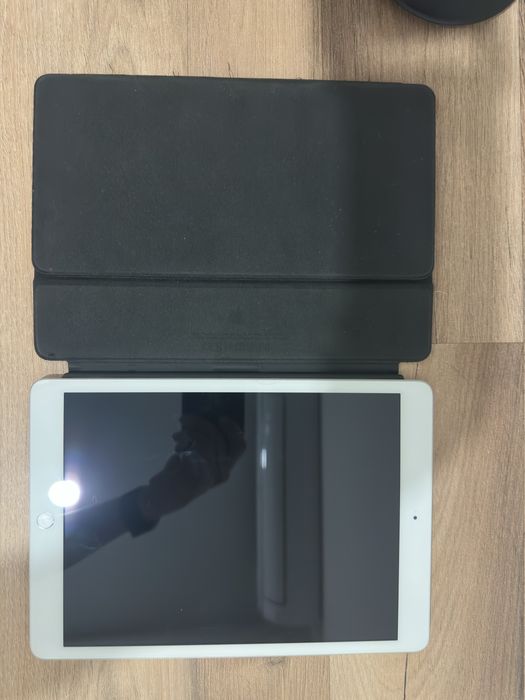 iPad 7.ª Geração 32 GB + Capa Teclado + Rato HP | Impecável
