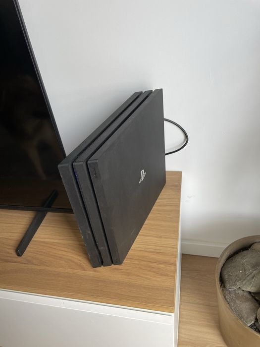 PS 4 + jogos + 2 comandos