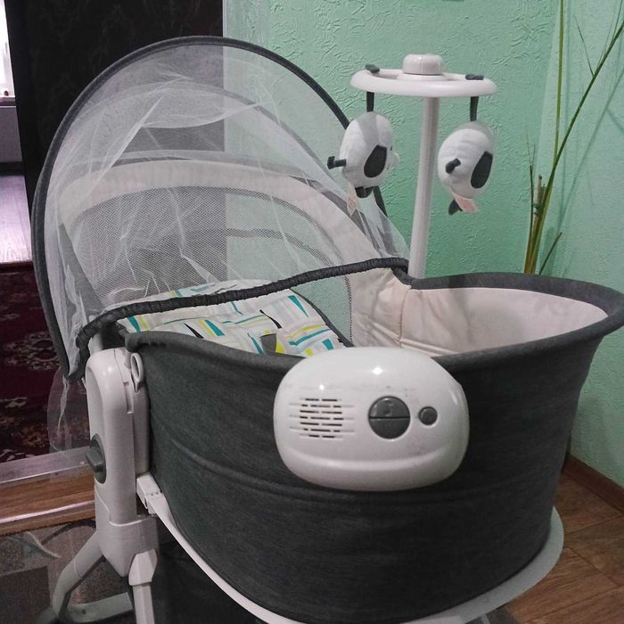 Дитяча кроватка ві 0 до 1 року