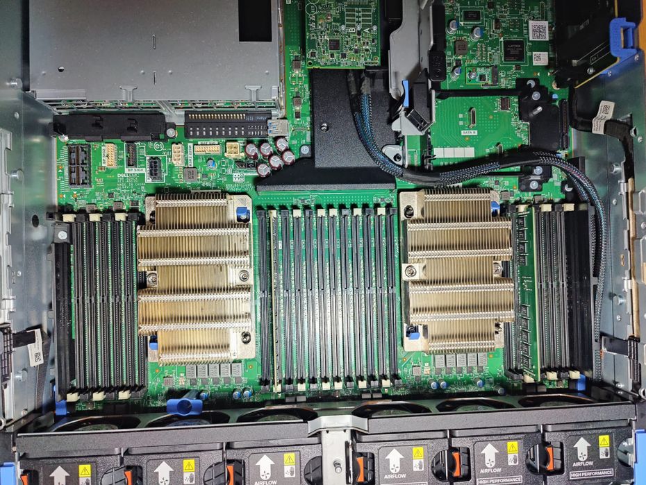 Dell Poweredge R740 / Servidor Rack