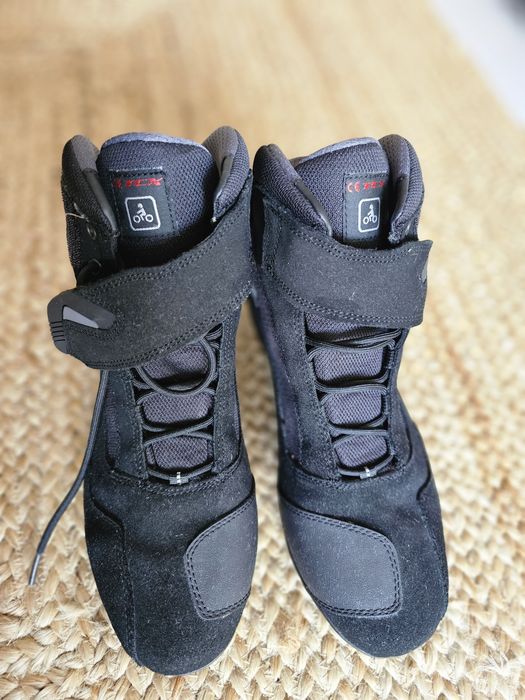 Botas para mota nova