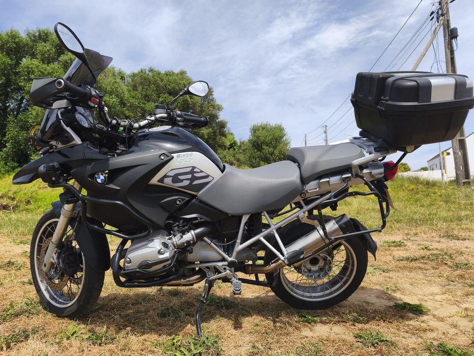 BMW R1200 GS 2007
Extras:
- 4 faróis auxiliares 
- topcase GIVI
- malas laterais semi rígidas 
- punhos aquecidos originais 
- piscas em LED
- p