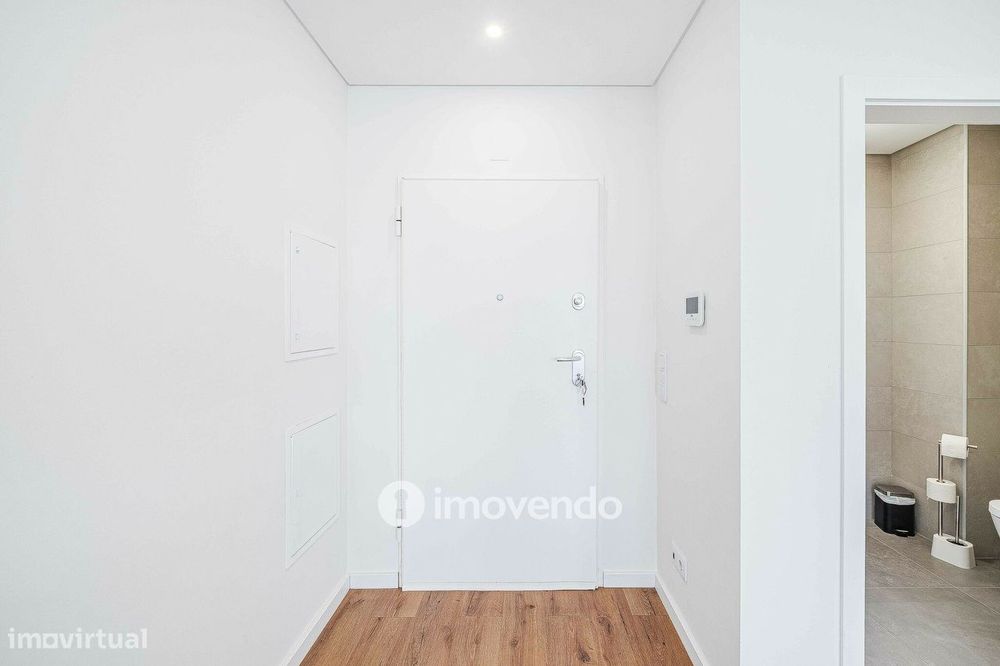 Moradia T3+1 moderna e exclusiva, com garagem e jardim, em Porto Salvo