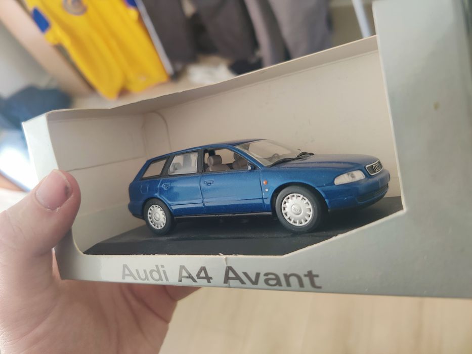 Audi A4 Avant minichamps 1:43