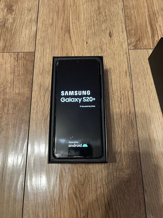 Telefon Samsung S20 plus stan bardzo dobry