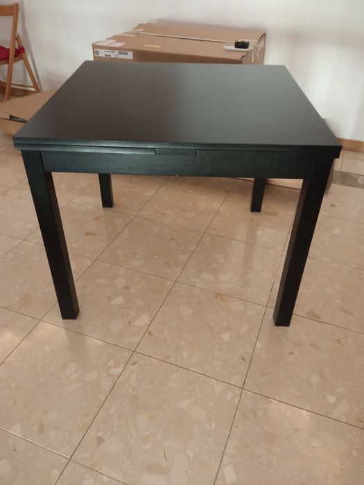 Extendable dining table64287478660867120