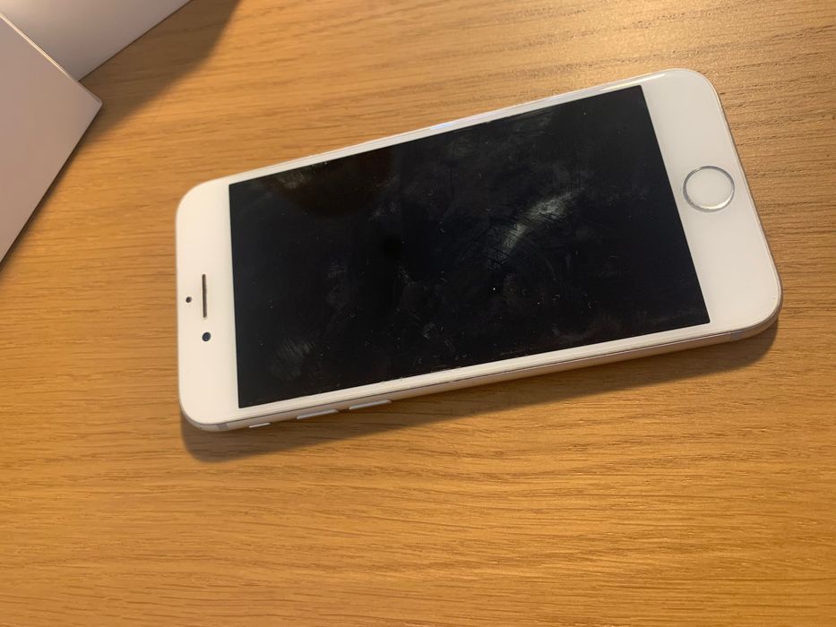 iPhone 7 branco 32GB em bom estado