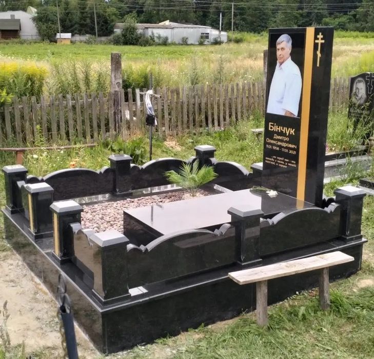 Гранітні пам'ятники, швидко, з монтажем, памятники из бетона, гранита