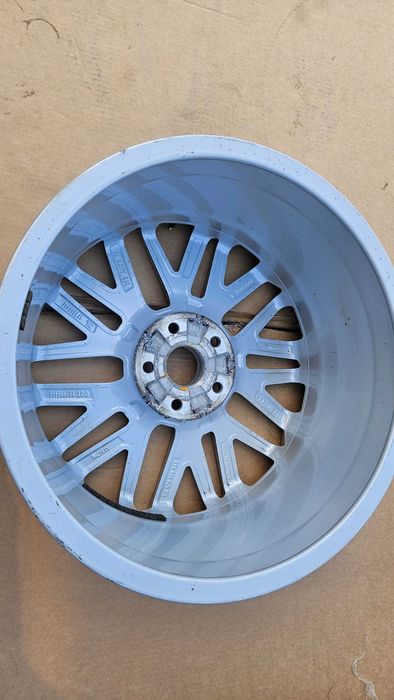 Audi A3 S3 felga aluminiowa 8V0601025DA E7.5Jx18H2 Et51