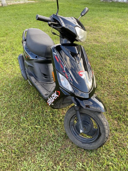 Скутер Spark 125