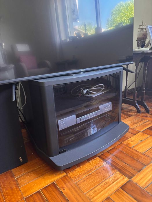 Móvel para TV com vidro