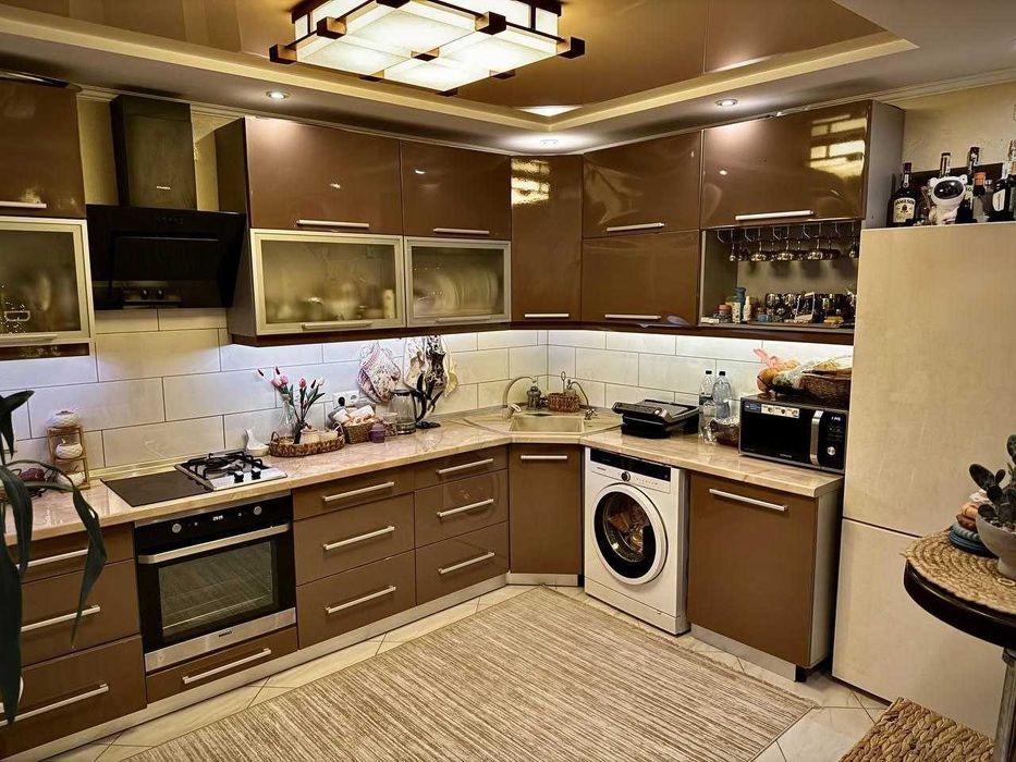 Продаж двоповерхової 3-кімнатної квартири за дуже вигідною ціною.