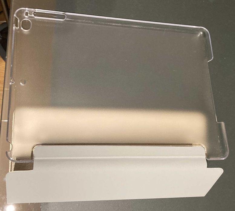 Capa para iPad dourada nova